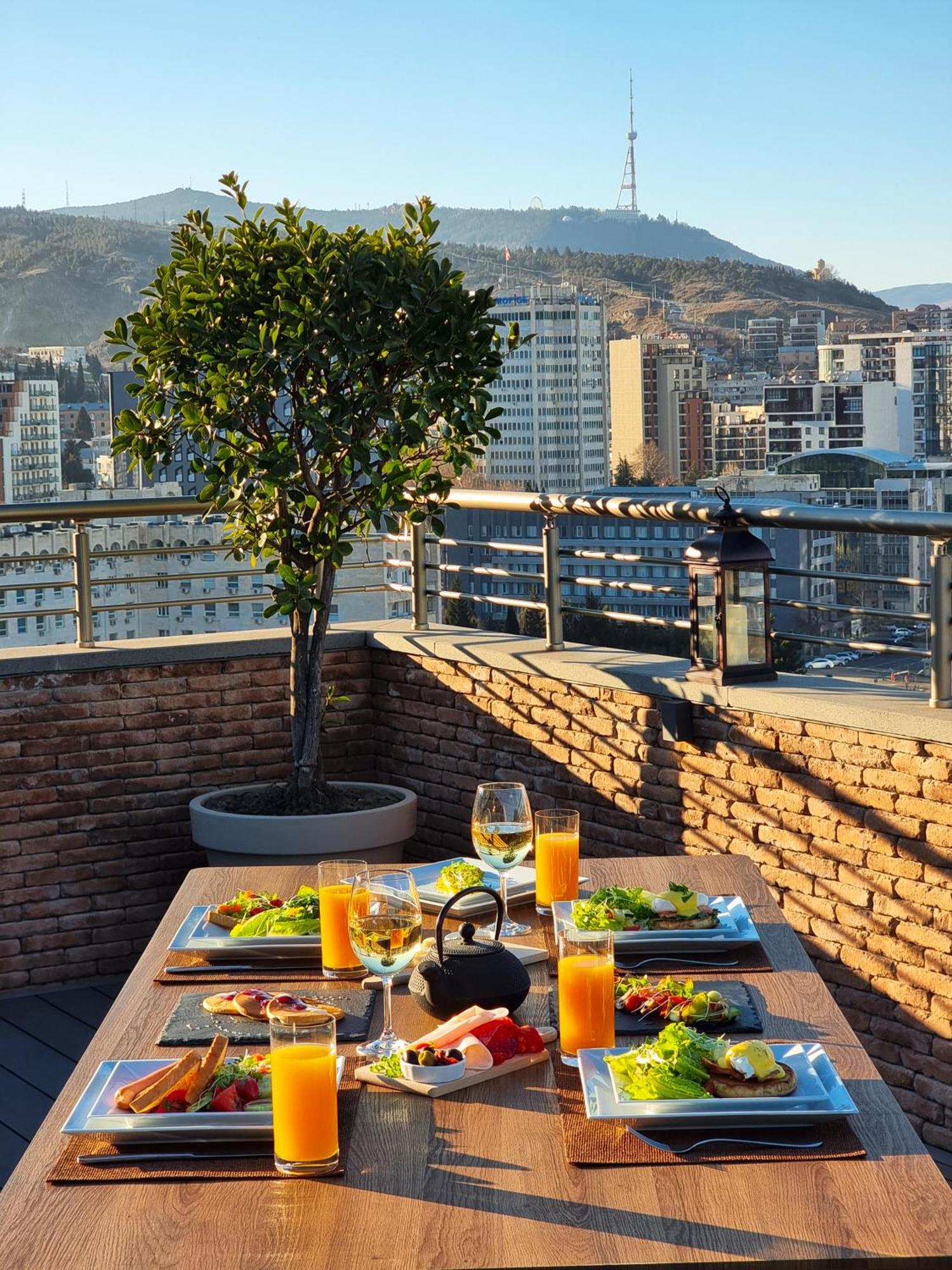 Reed Hotel Tbilisi Exterior foto